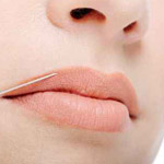 Lippenaugmentationen und Faltenunterspritzung